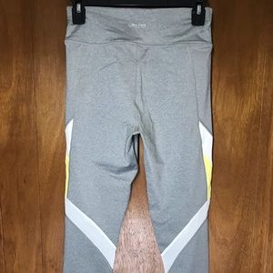 Cool style Calvin Kline leggings good for workouts, fitness and dance!